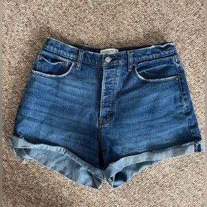 Abercrombie & Fitch Curve Love High Rise Dad Short